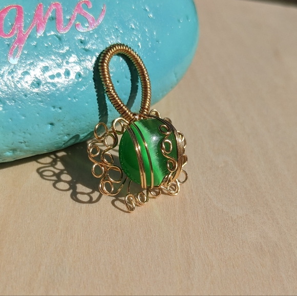 Green Cat's Eye Glass Gold Wire Wrapped Pendant Artisan Beautiful Unique Fancy - Picture 11 of 12